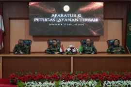 Apresiasi Kinerja Aparatur, PTA Medan Berikan Penghargaan Pegawai Terbaik Semester II Tahun 2025
